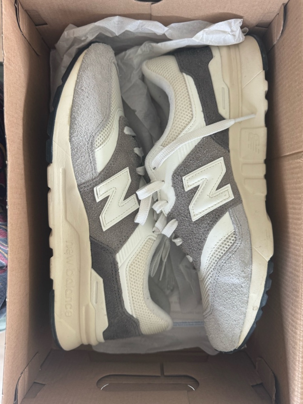 New Balance Gray & White Shoe Box — Lifestyle MSX90RF2